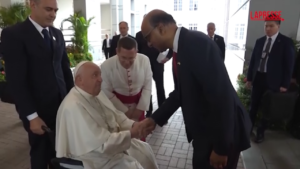 Singapore, il Papa incontra il presidente e il premier