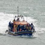 Migranti, conto alla rovescia per apertura centri in Albania. E FdI celebra dati Frontex