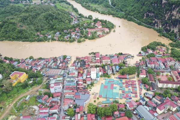 Il tifone Yagi devasta il Vietnam