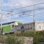 Milano, treno merci deraglia: un ferito e cinque contusi