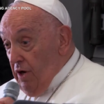 Usa, Papa: “Entrambi candidati sono contro la vita”