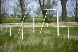 Sassari, gli cade addosso porta da calcio: bimbo di 10 anni muore al campetto