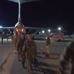 Mosca, i soldati russi rientrano dopo lo scambio di prigionieri con l’Ucraina