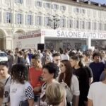 Torino, macchina su spettatori al Salone dell’auto: 12 persone coinvolte