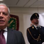 Migranti, Piantedosi vede Starmer: “Interesse per modello Italia”