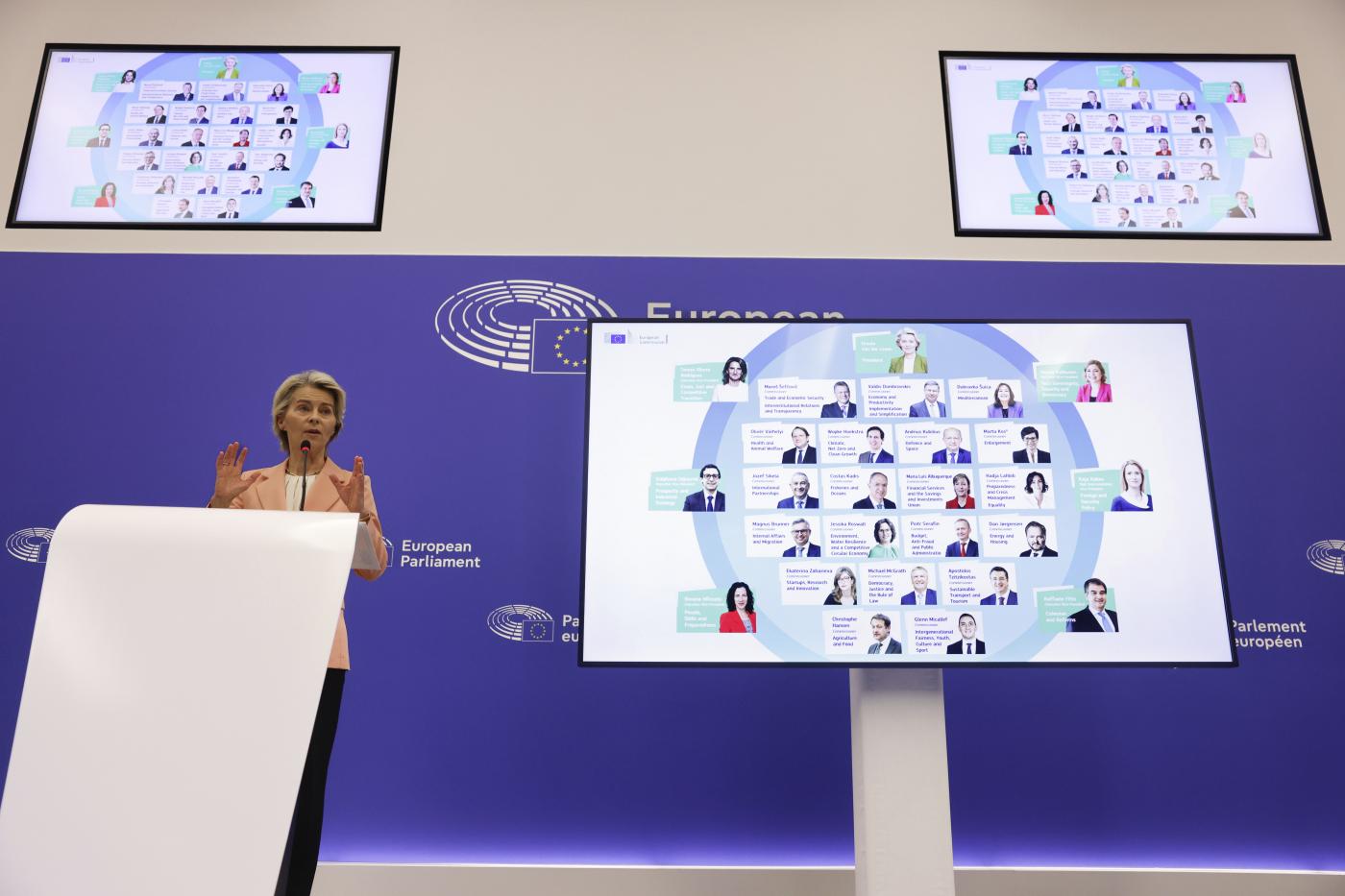 Ue, presentata la nuova Commissione: Fitto presidente esecutivo con delega Riforme e Coesione