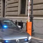 Governo, Draghi lascia palazzo Chigi dopo un incontro di oltre un’ora con Meloni