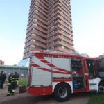 Milano, fiamme in un palazzo di 19 piani: evacuati residenti