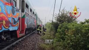 Mantova, fiamme sul treno Fermide-Ferrara: nove feriti e panico tra i passeggeri