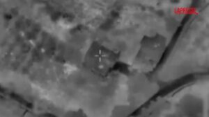 Libano, Idf mostra video di attacchi a strutture Hezbollah nel sud del Paese