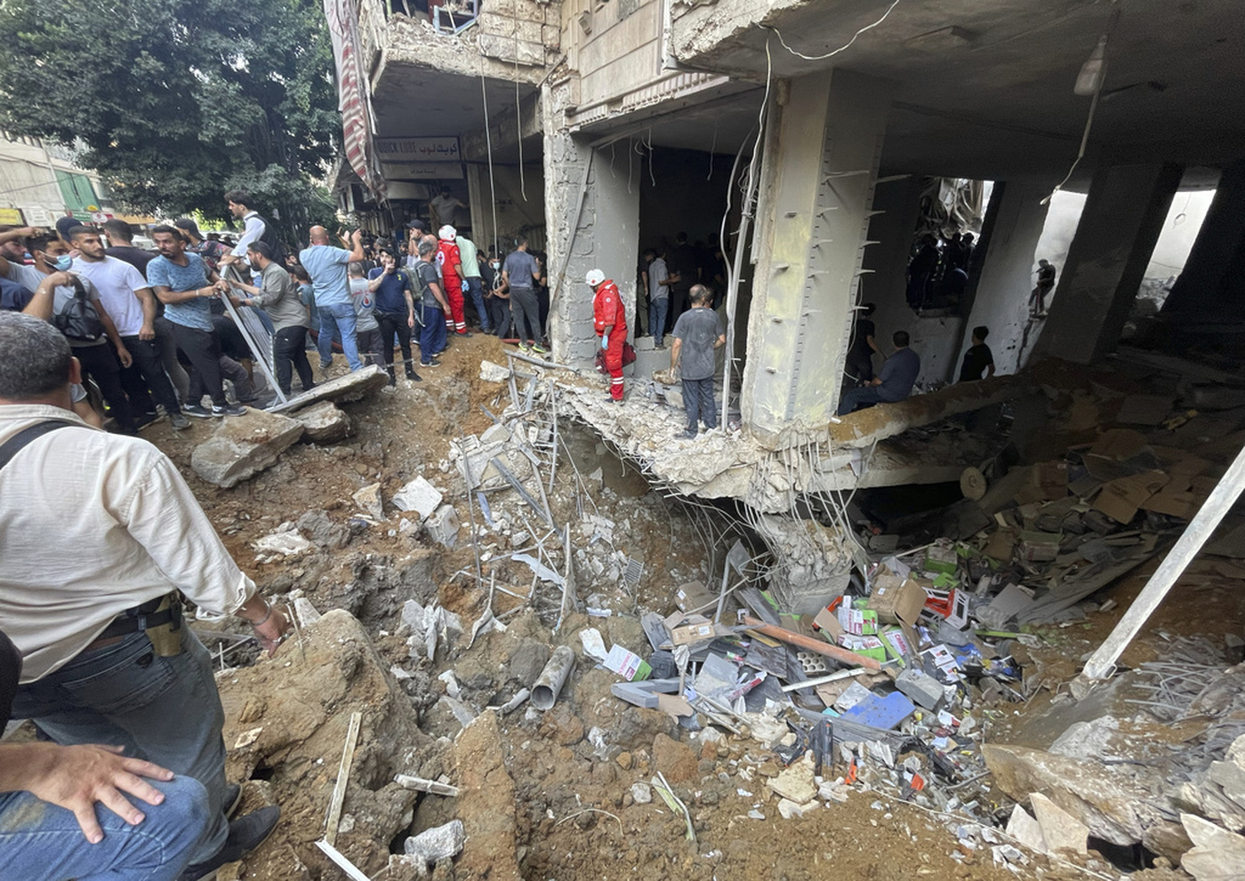 Medioriente, esplosioni a Beirut, l’esercito di Israele: “Raid mirato su Hezbollah”