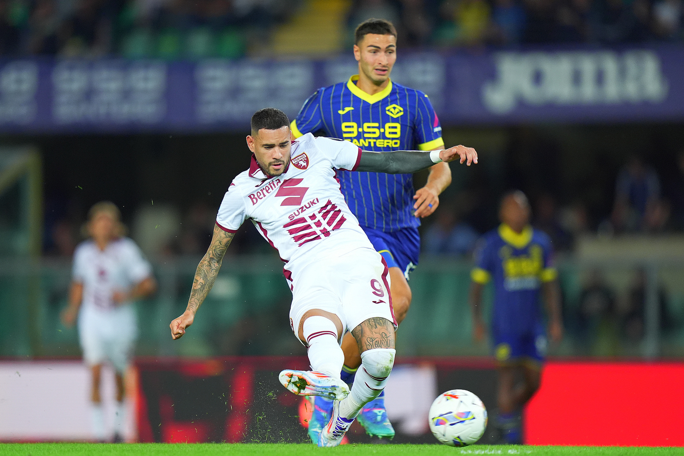 Verona-Torino 2-3, i granata salgono in testa alla classifica Verona-Torino 2-3, i granata salgono in testa alla classifica