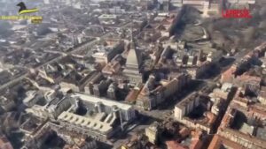 Torino, Guardia di Finanza scopre 3 falsi dentisti