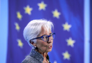 Bce, Lagarde: “Incertezza che ci attende è ancora forte”