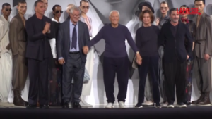 Milano Fashion Week, la nuova collezione donna di Emporio Armani: Future Perfect