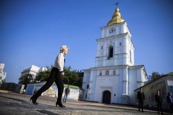 Ucraina, von der Leyen annuncia prestito rapido da 35 miliardi a Kiev