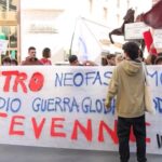 G7 Cultura, manifestazione antagonista a via Toledo a Napoli