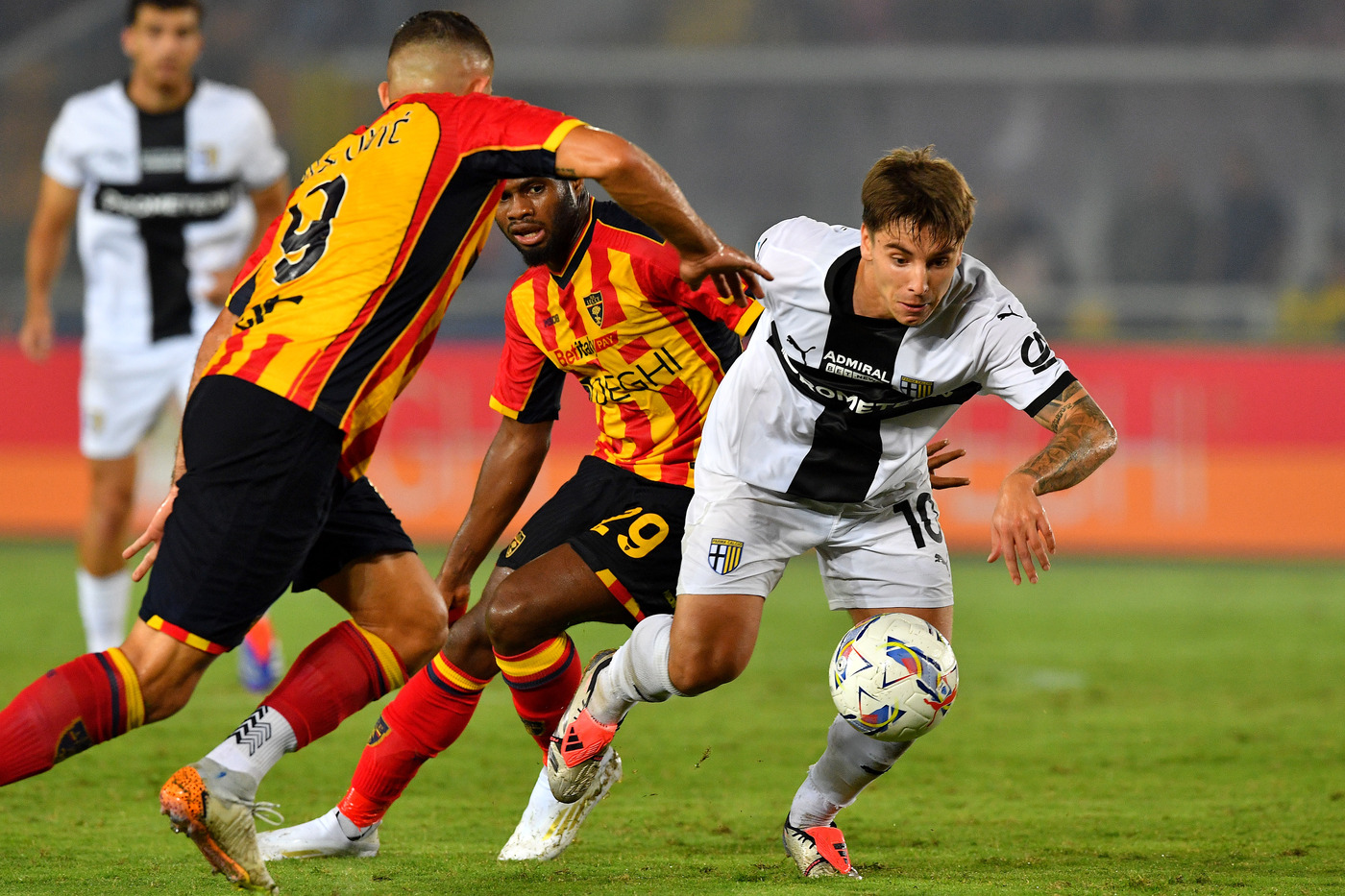 Lecce-Parma 2-2, rimonta dei ducali nel recupero Lecce-Parma 2-2, rimonta dei ducali nel recupero