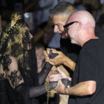 Madonna alla Milano Fashion week ospite della sfilata di Dolce e Gabbana