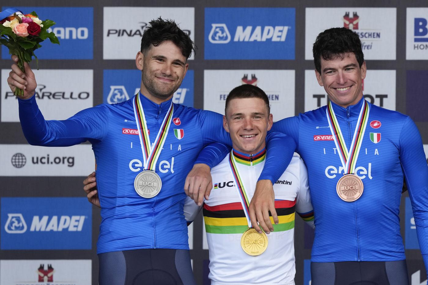 Ciclismo, Evenepoel campione del mondo nella crono: Ganna e Affini a medaglia