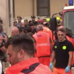 Saviano, crolla palazzina: si scava a mani nude per trovare i superstiti