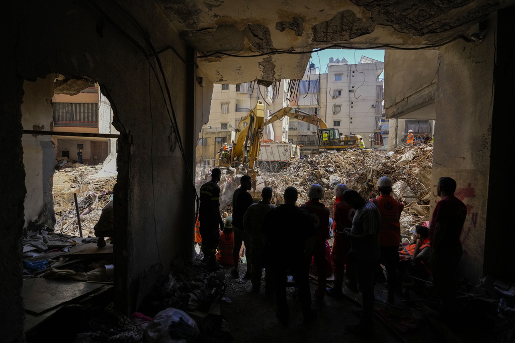 Medioriente, raid di Israele sul Libano: oltre 270 morti. Migliaia in fuga