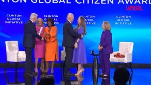 Global Citizen Award, Bill Clinton premia Joe Biden