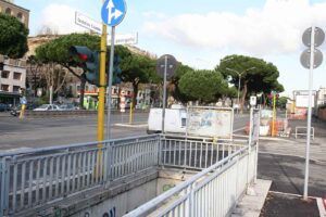 Roma, rapinata e violentata in sottopassaggio a Porta Pia: un arresto