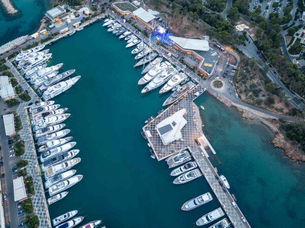 Lo Yacht Club de Monaco rafforza la collaborazione con Astir Marina Vouliagmeni