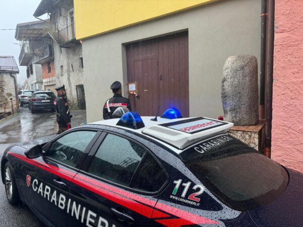 Como, ex consigliere comunale di Garzeno ucciso in casa a coltellate