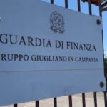 Napoli, maxi sequestro di articoli scolastici falsi