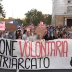 Aborto, ‘Non una di meno’ in piazza: “Costanza nella lotta è nostra forza, abbiamo tanta rabbia”