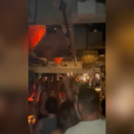 Tel Aviv, Israele festeggia la morte della guida di Hezbollah Nasrallah: balli e canti nei pub