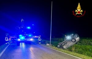 Incidenti stradali, auto si ribalta nel Padovano: morto conducente