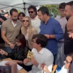 Lega, Matteo Salvini visita gazebo del Carroccio a Roma
