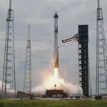 Spazio, al via la missione per ‘recuperare’ astronauti bloccati su ISS