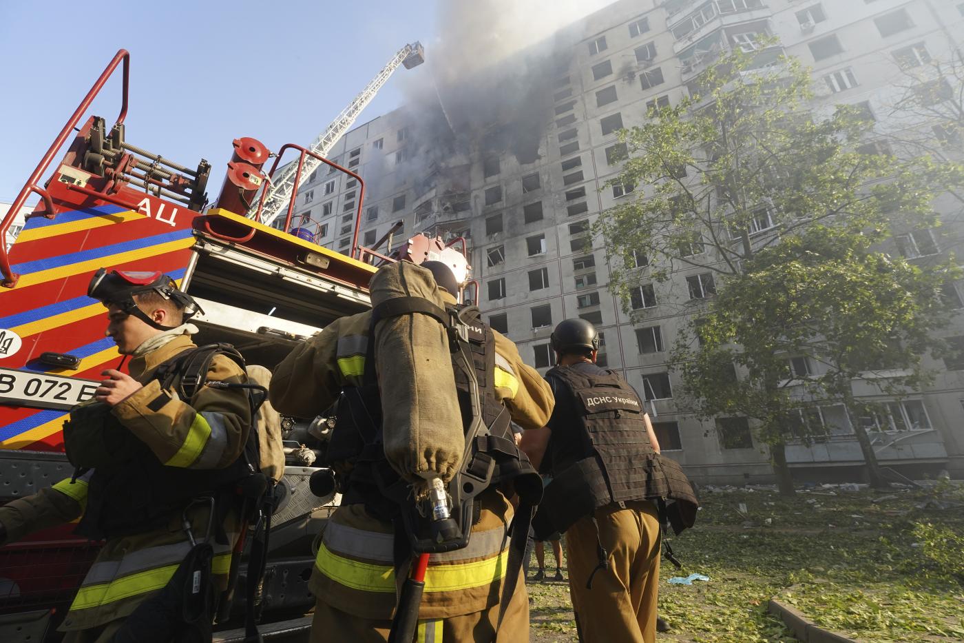 Ucraina, Kiev sotto attacco massiccio di droni: cittadini nei rifugi