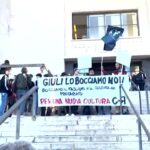 Alessandro Giuli, il ministro dà l’ultimo esame a La Sapienza: contestazione degli studenti