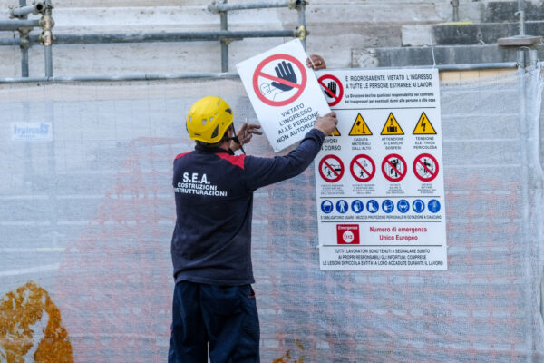 Incidenti lavoro, morto operaio in azienda zincatura nel Torinese