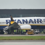Bergamo, aeroporto Orio chiuso per aereo fermo in pista