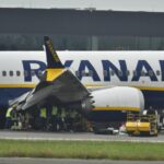 Bergamo, aereo fermo in pista a Orio: scoppiato uno pneumatico