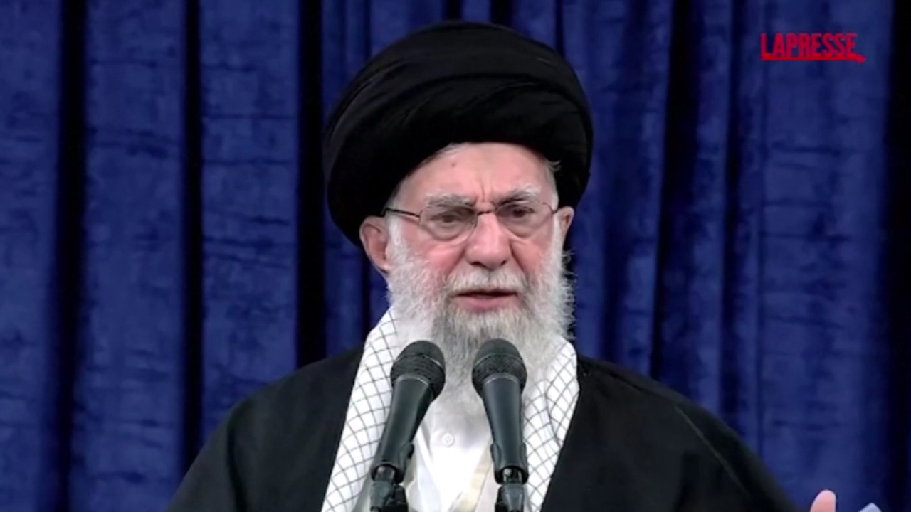 Iran, Khamenei: “Radice problemi nella regione è presenza Usa”