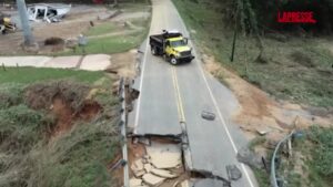 Usa, strade devastate dopo passaggio uragano Helene: il video