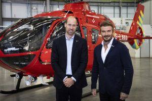 Regno Unito, principe William e Beckham presentano nuovi elicotteri Air Ambulance