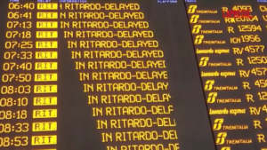 Ritardi treni, i disagi a Roma Termini per un guasto alla rete ferroviaria