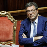 Manovra, Giorgetti: “Chiederà sacrifici a tutti”