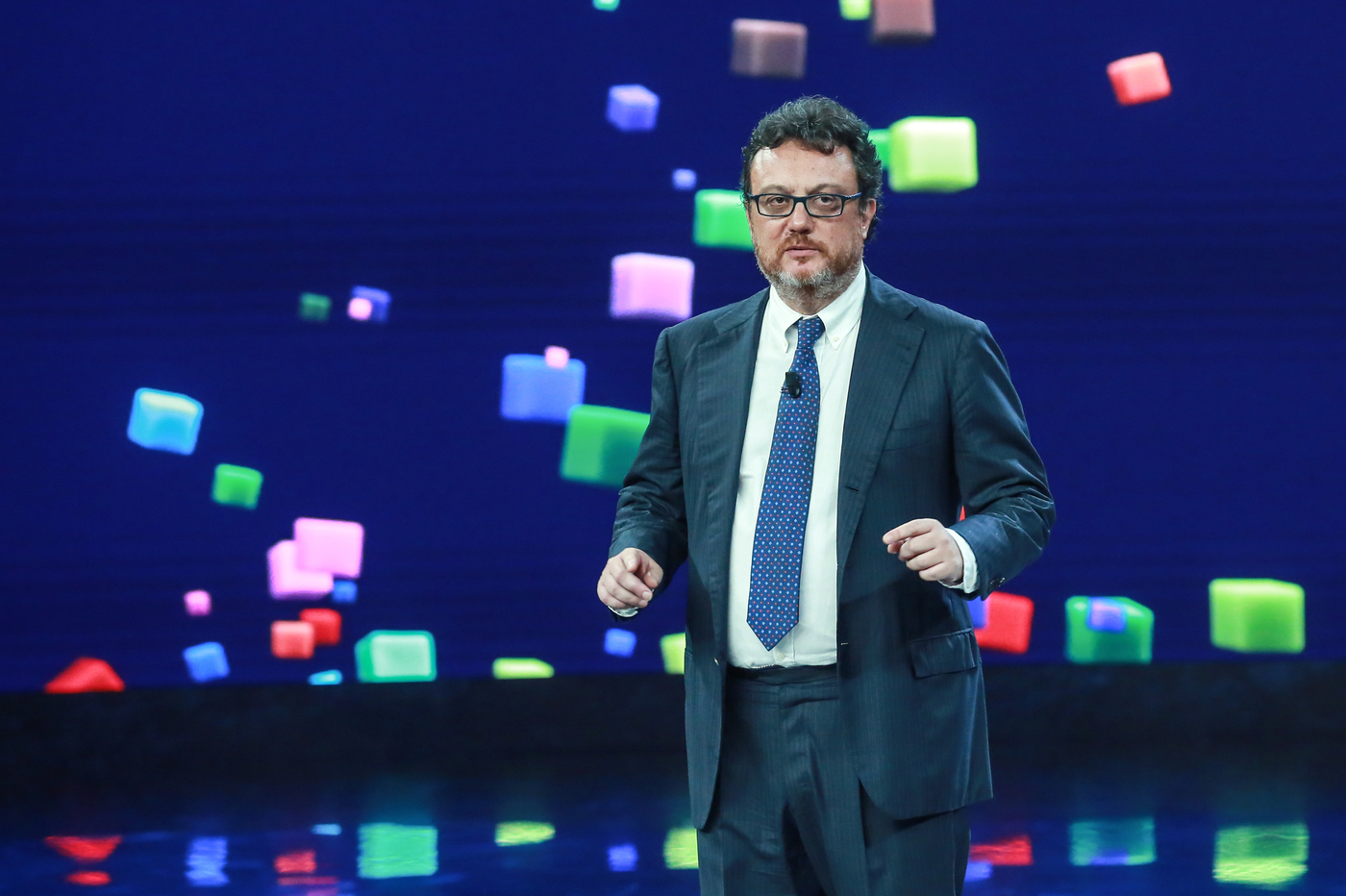 Repubblica, Orfeo nuovo direttore al posto di Molinari: lascia anche Elkann
