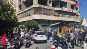 Libano, le immagini dell’edificio bombardato da Israele nella notte a Beirut