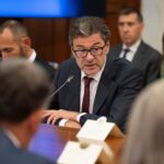 Manovra, Giorgetti: “Chiederà sacrifici a tutti”. Poi il chiarimento: “No nuove tasse”