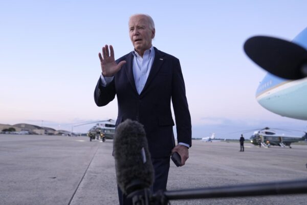 Joe Biden incontra i giornalisti